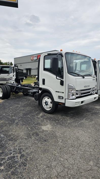 2025 Isuzu NRR-1