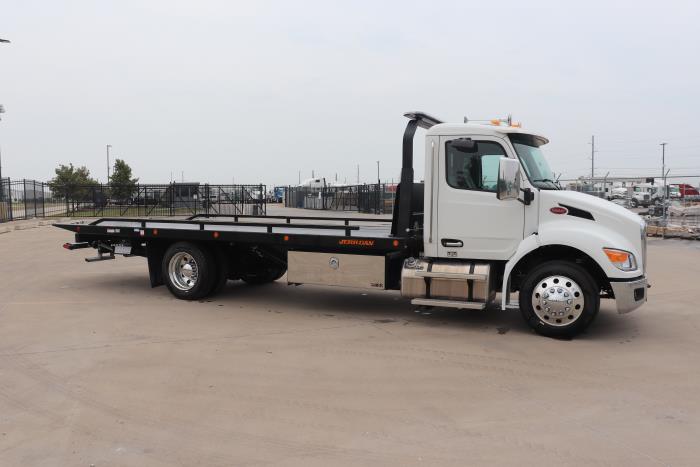 2025 Peterbilt 536-11