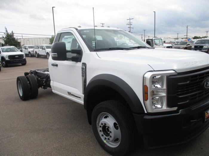 2024 Ford F-550-3