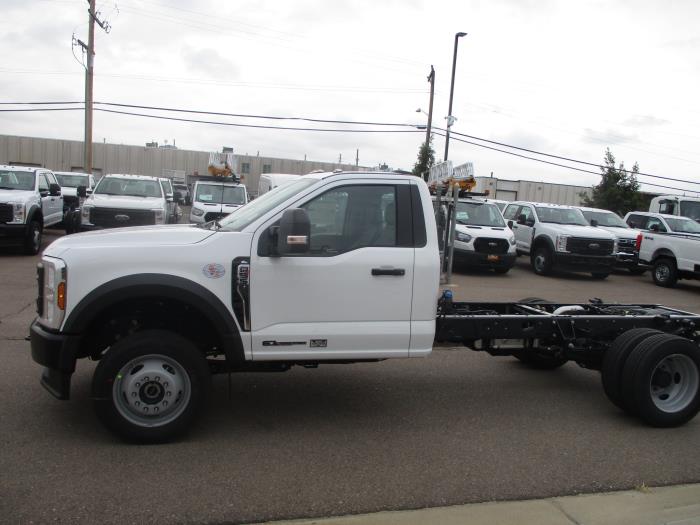 2024 Ford F-550-2