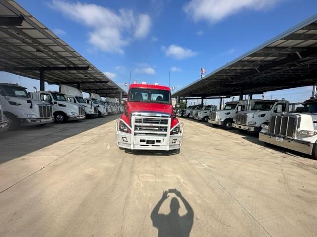 2020 Freightliner Cascadia-1