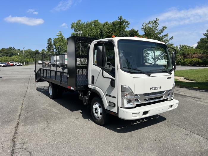 2024 Isuzu NPR-2