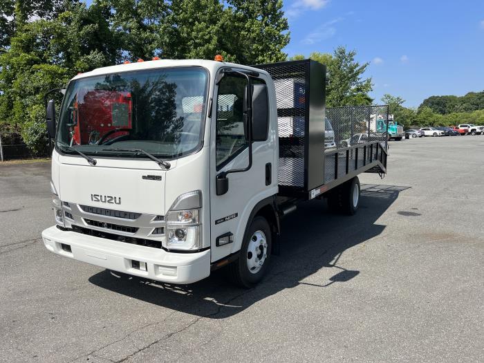 2024 Isuzu NPR-4