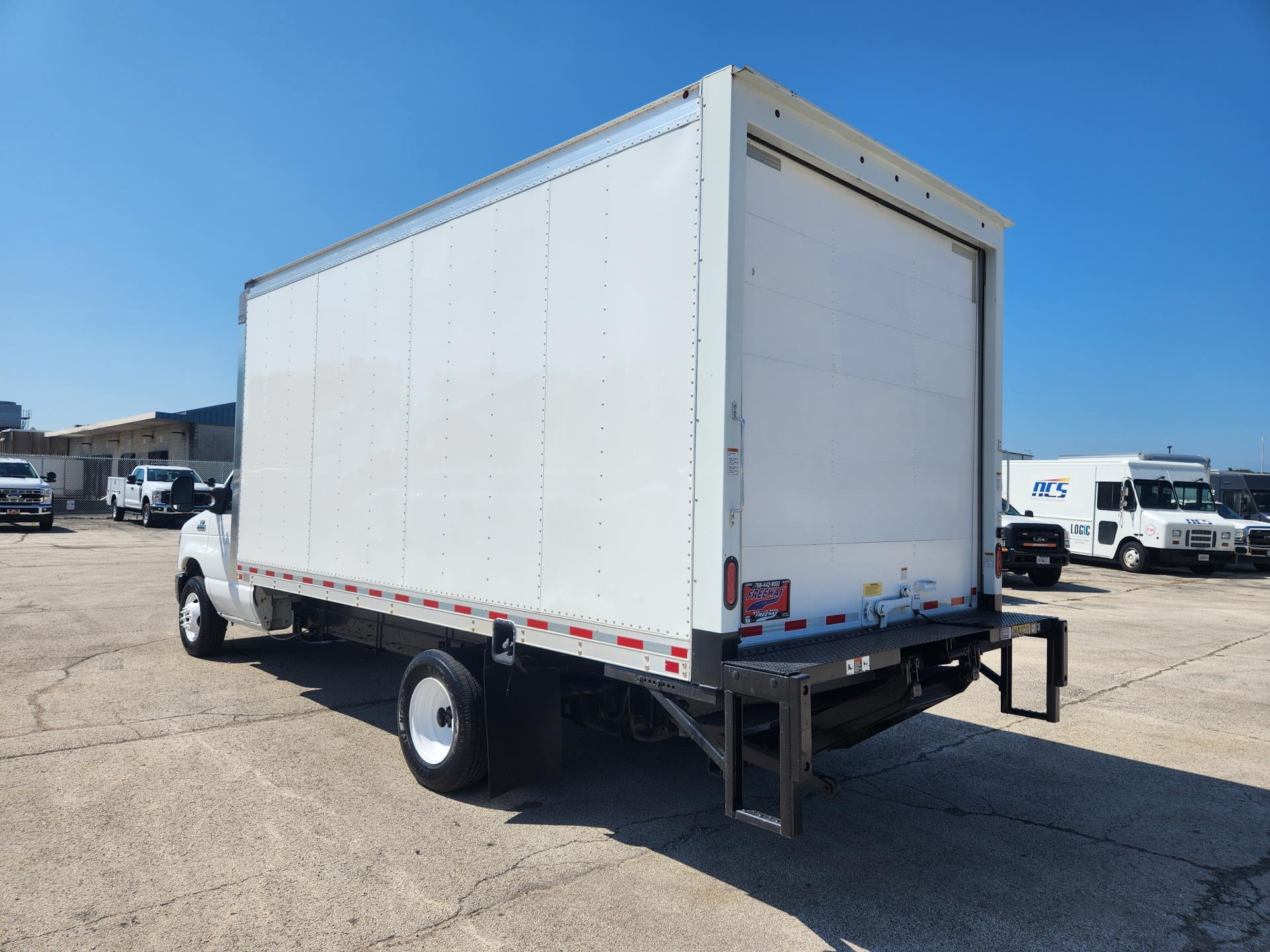 Used 2022 Ford E-350 RWD, Box Truck for sale #1703549 - photo 2