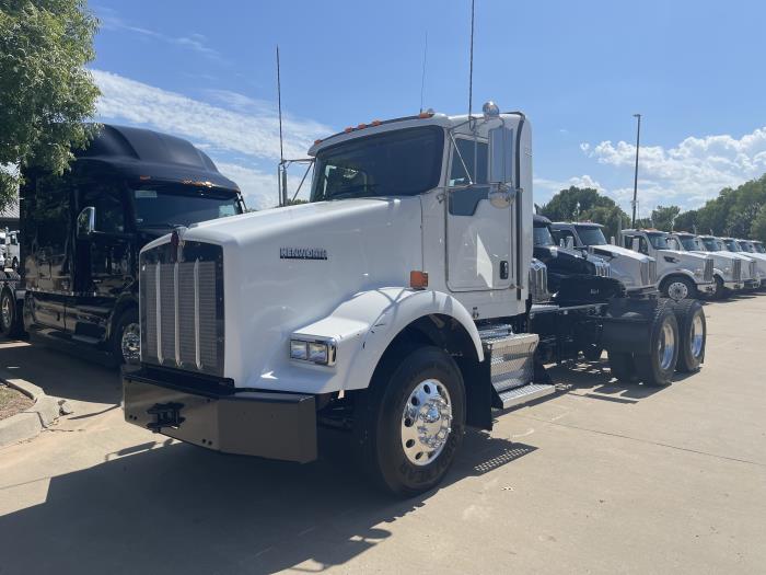 2020 Kenworth T800-1