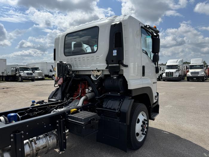 2025 Isuzu FTR-6