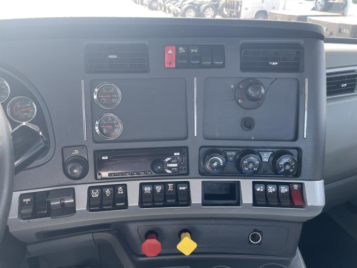 2020 Kenworth T880-17