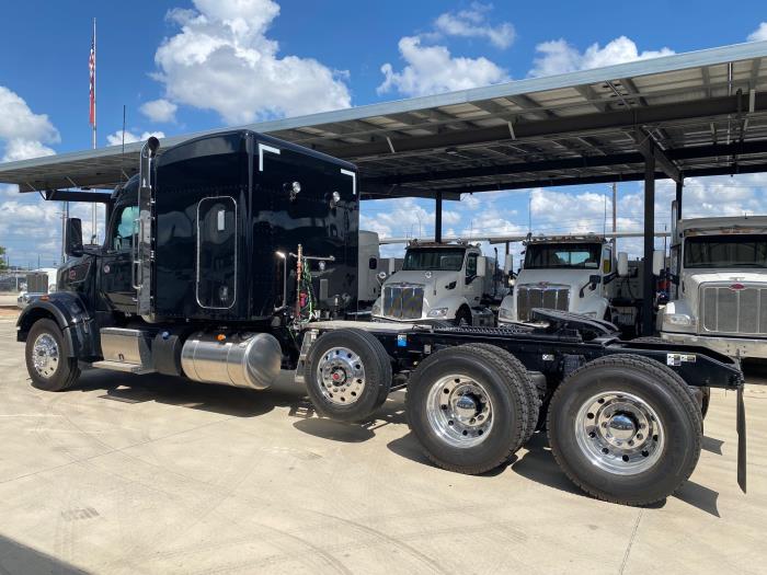 2025 Peterbilt 567-4