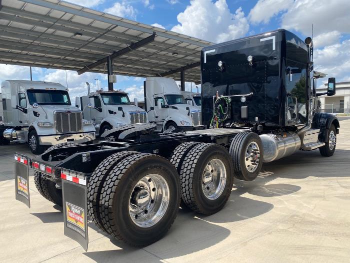 2025 Peterbilt 567-6