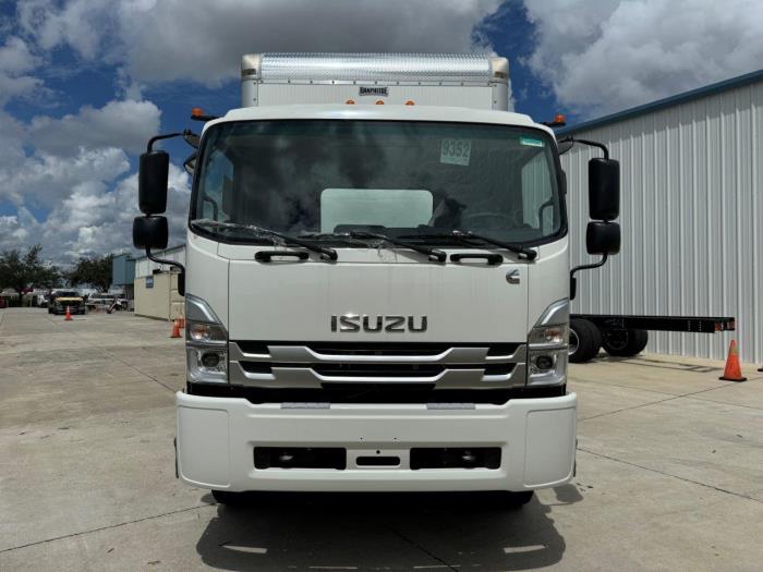 2025 Isuzu FTR-8