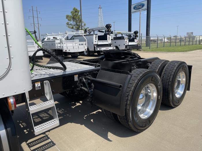 2020 Peterbilt 567-13