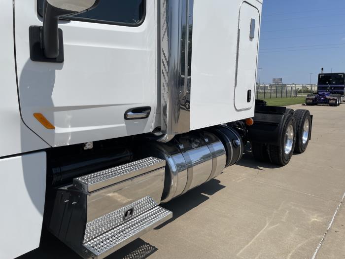 2020 Peterbilt 567-14