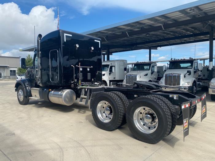 2025 Peterbilt 567-4