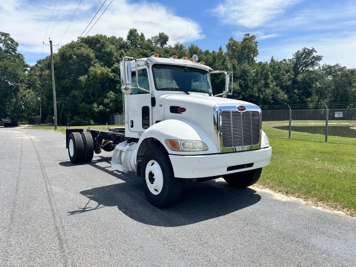 2018 Peterbilt 337-3