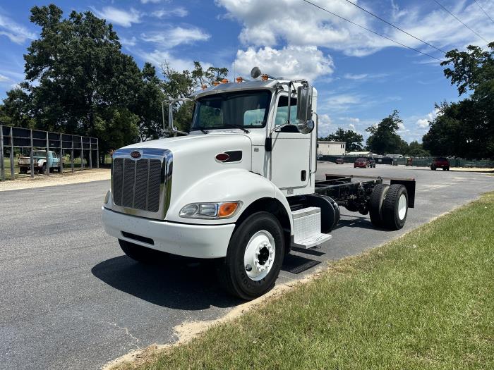 2018 Peterbilt 337-1