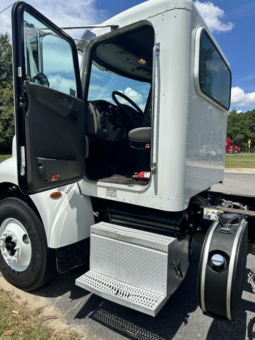 2018 Peterbilt 337-11