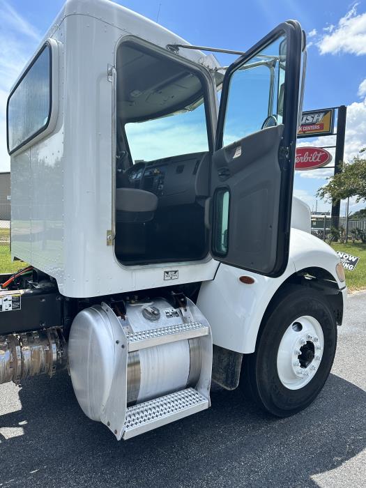 2018 Peterbilt 337-17