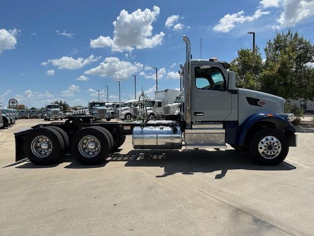 2023 Peterbilt 567-10