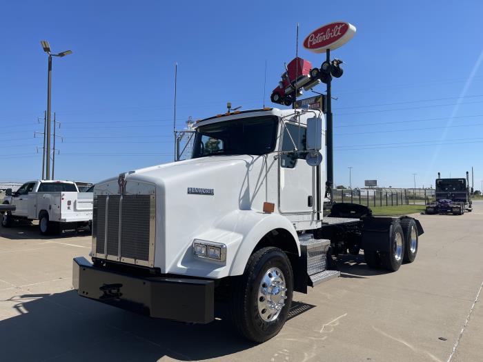 2020 Kenworth T800-1