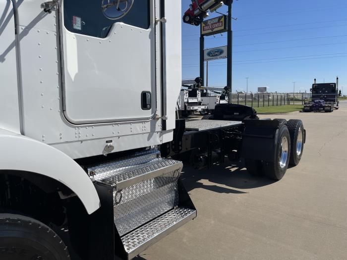 2020 Kenworth T800-13