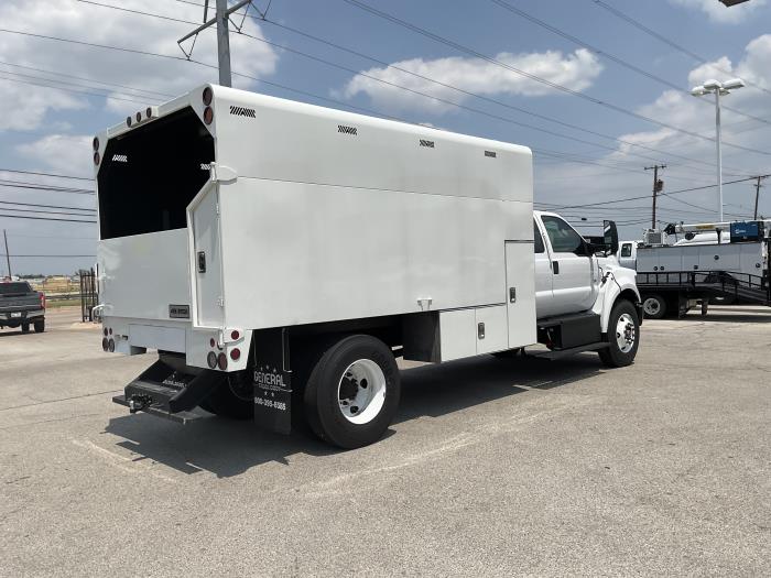 2025 Ford F-650-4