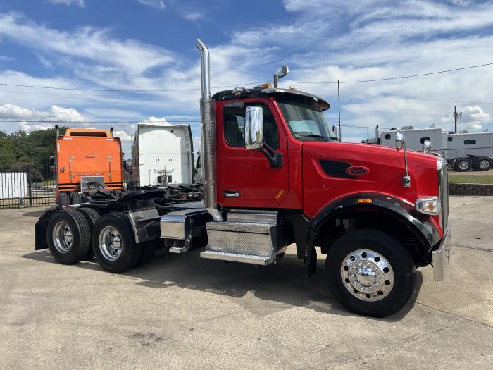 2020 Peterbilt 567-17