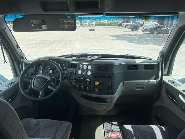 2018 Peterbilt 579-1