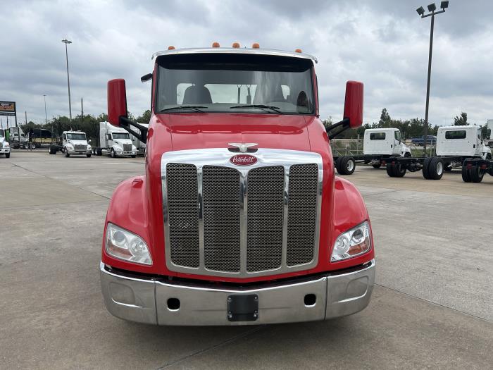 2019 Peterbilt 579-8