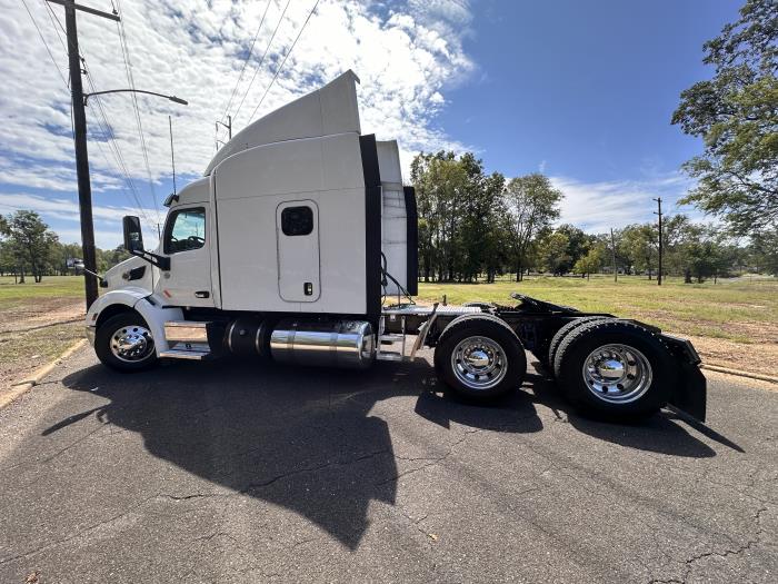 2020 Peterbilt 579-2