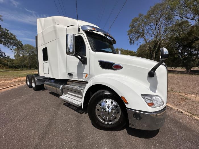 2020 Peterbilt 579-8