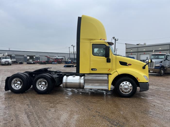 2021 Peterbilt 579-4