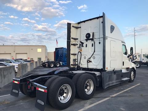 2020 Freightliner Cascadia-9