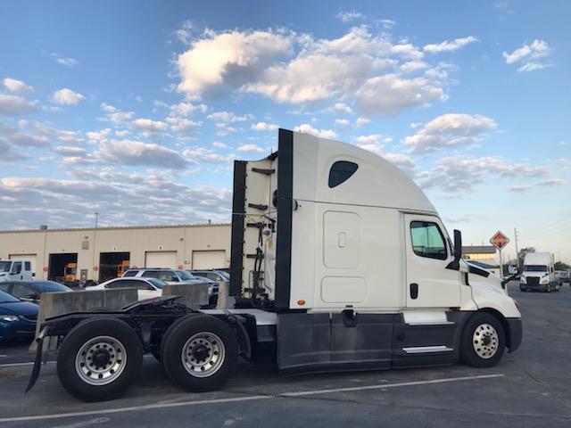 2020 Freightliner Cascadia-10