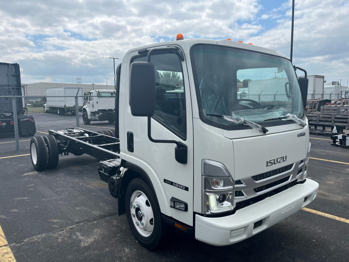 2025 Isuzu NRR-2