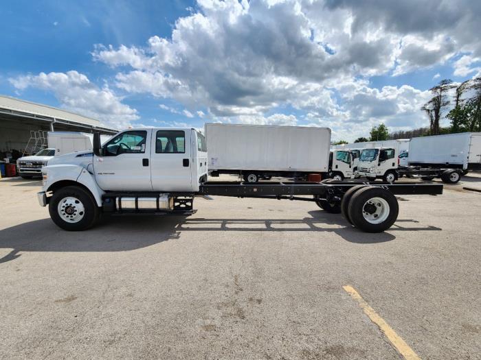 2025 Ford F-750-6