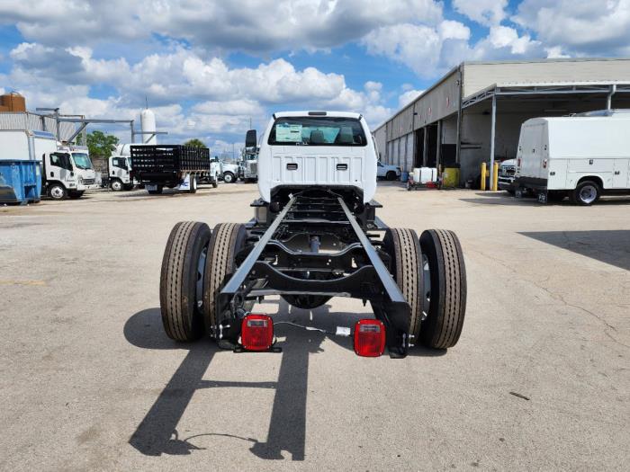 2025 Ford F-750-8