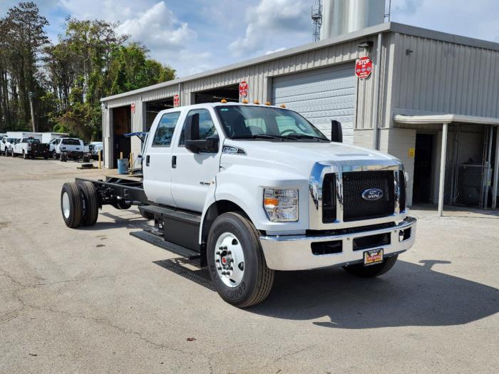 2025 Ford F-750-3