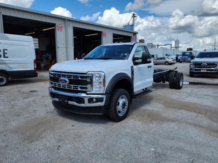 2024 Ford F-550-1