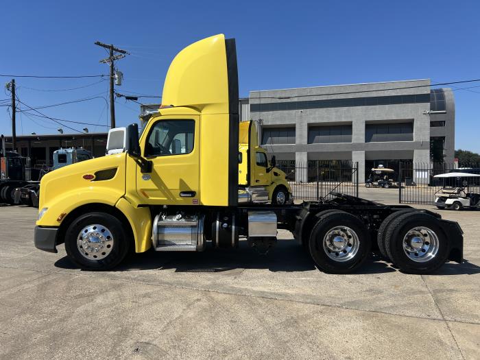 2021 Peterbilt 579-4