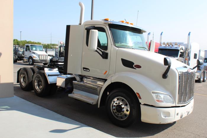 2019 Peterbilt 579-8