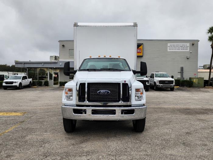 2025 Ford F-650-2