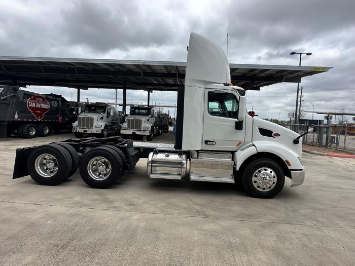 2017 Peterbilt 579-6