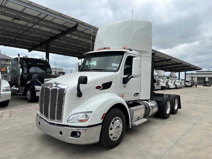 2017 Peterbilt 579-1