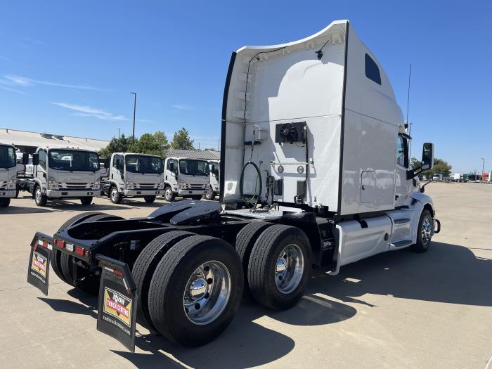 2021 Peterbilt 579-8