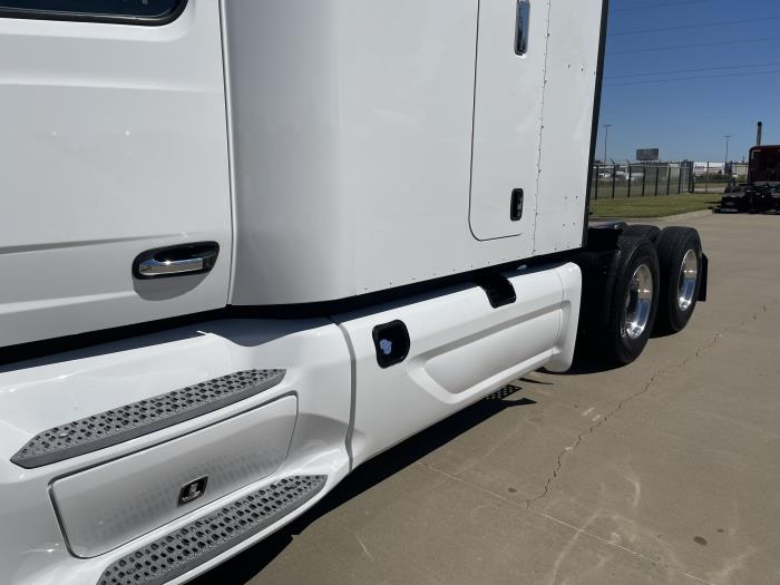 2021 Peterbilt 579-13