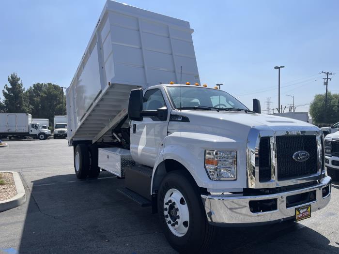 2025 Ford F-650-29