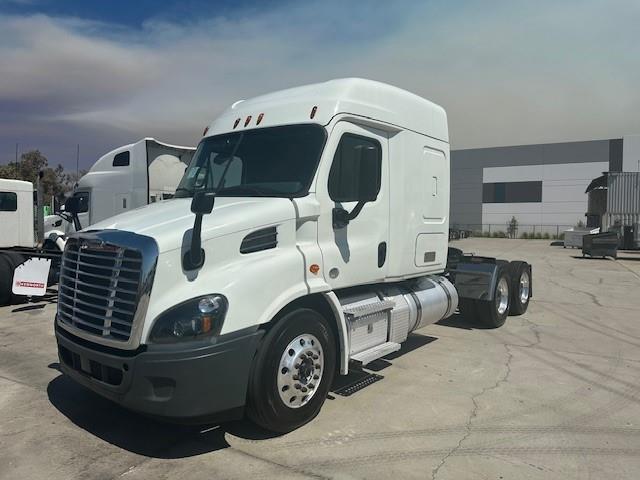 2020 Freightliner Cascadia-1