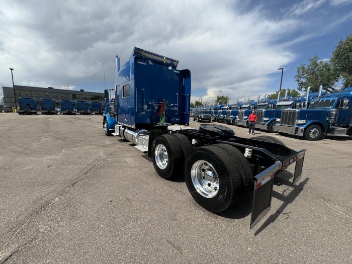 2024 Peterbilt 389-12