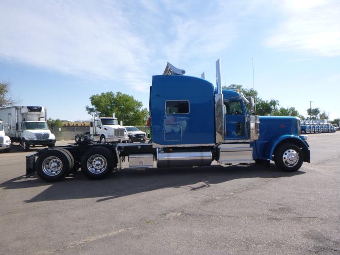 2024 Peterbilt 389-8