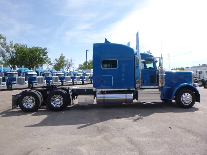 2024 Peterbilt 389-8